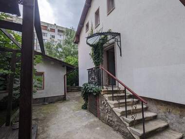 Închiriere - Casă în Hadji Dimităr,  Sofia
