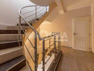 For sale - House in Zdravets,  Varna