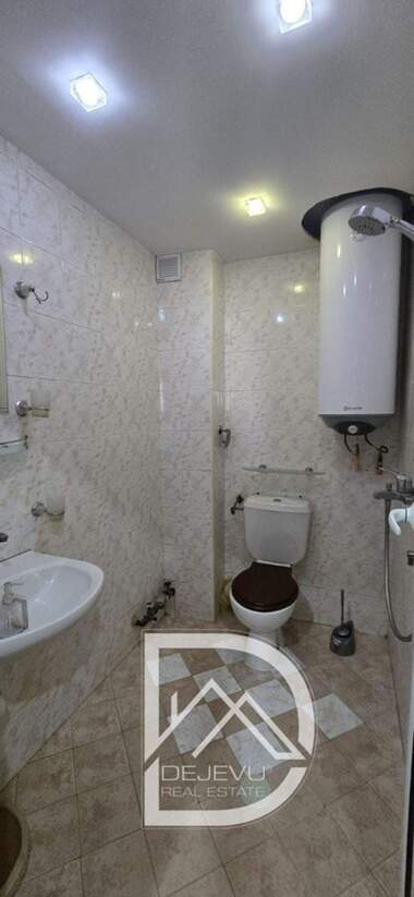 Продажба - Апартамент в Колхозен пазар,  Варна