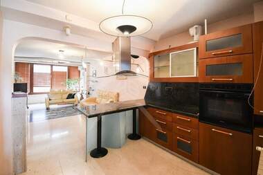 Kira - Apartman olarak Oborishte,  Sofia