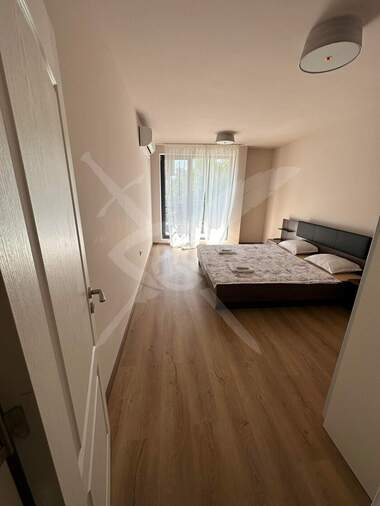Închiriere - Apartament în Kolhozen pazar,  Varna