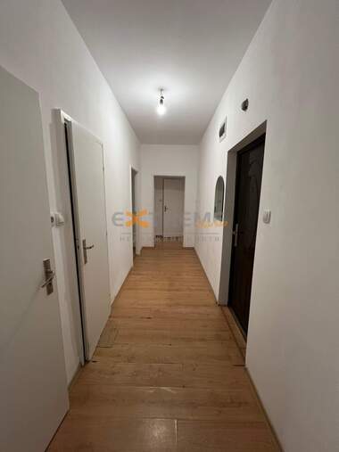 Vânzare - Apartament în Bazar Levski,  Varna