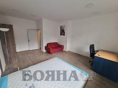 Închiriere - Apartament în Center,  Ruse