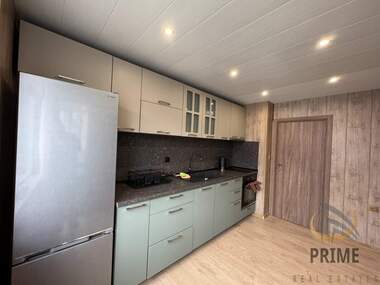 Închiriere - Apartament în Lazur,  Burgas
