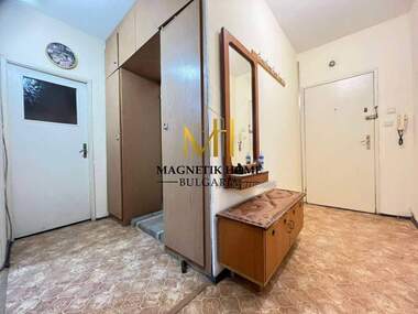 Închiriere - Apartament în Bratia Miladinovi,  Burgas