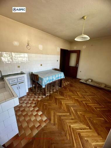Verkauf - Wohnung in Troian,  Lowetsch