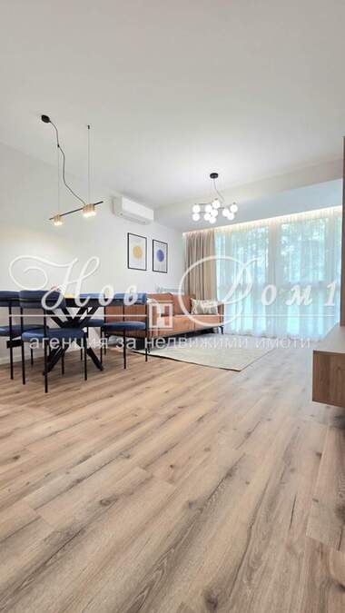 Vânzare - Apartament în Iztok,  Sofia