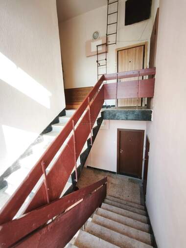 Vânzare - Apartament în Iztok,  Pernik