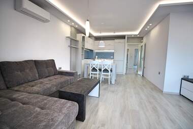 Închiriere - Apartament în Văzrajdane,  Burgas