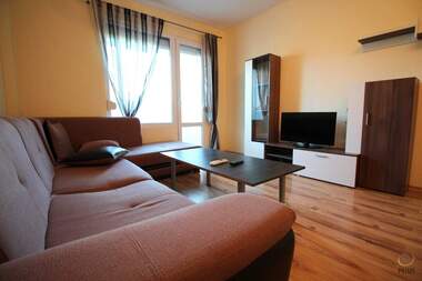 Închiriere - Apartament în Izgrev,  Burgas