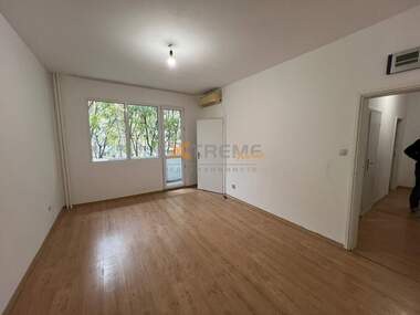 Vânzare - Apartament în Bazar Levski,  Varna