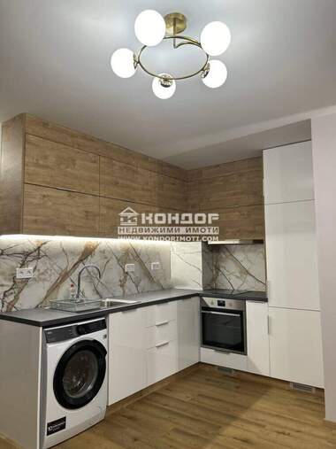 Наем - Апартамент в Център,  Пловдив