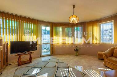 For sale - Apartment in Liatno kino Trakia,  Varna