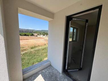 Продажба - Апартамент във Виница,  Варна