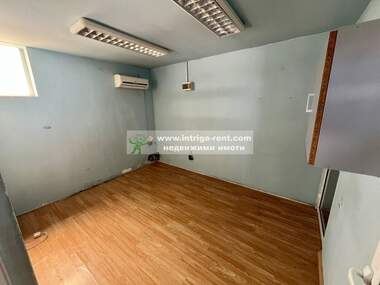 For rent - Storage/Warehouse/Repair shop/Storage Unit in Promishlena zona-Iug,  Haskovo