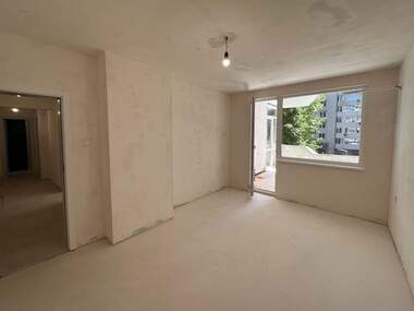 Vânzare - Apartament în Zimno kino Trakia,  Varna