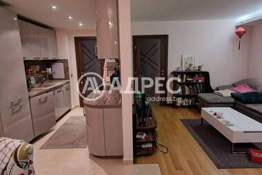 Închiriere - Apartament în Belite brezi,  Sofia