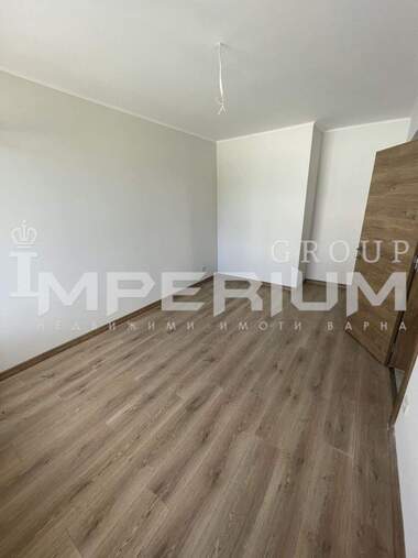 Vânzare - Apartament în Vinița,  Varna