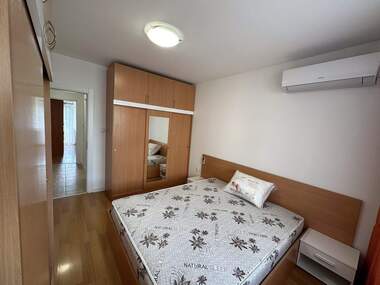 Închiriere - Apartament în Lazur,  Burgas