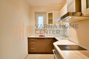 Vânzare - Apartament în Center,  Varna