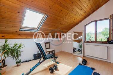 For sale - House in Borovec - Iug,  Varna