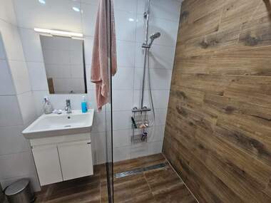 Închiriere - Apartament în Mladejki hălm,  Plovdiv