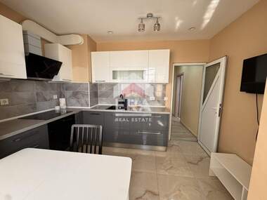 Satış - Apartman olarak Vazrajdane 2,  Varna