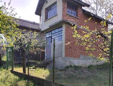 For sale - House in Izhod Ruse - Sofia,  Ruse