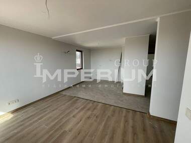 Vânzare - Apartament în Vinița,  Varna
