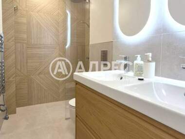 Închiriere - Apartament în Center,  Sofia
