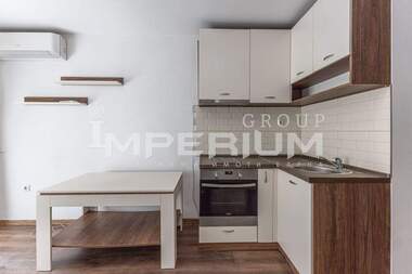 For sale - Apartment in Kolhozen pazar,  Varna