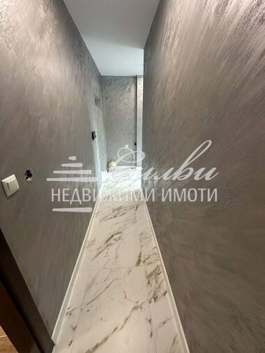 Продажба - Апартамент в Добруджански,  Шумен