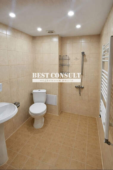 Închiriere - Apartament în Văzrajdane,  Ruse
