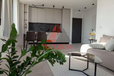 Închiriere - Apartament în Ceaîka,  Varna