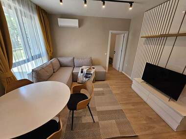 Miete - Wohnung in Mladejki halm,  Plowdiw