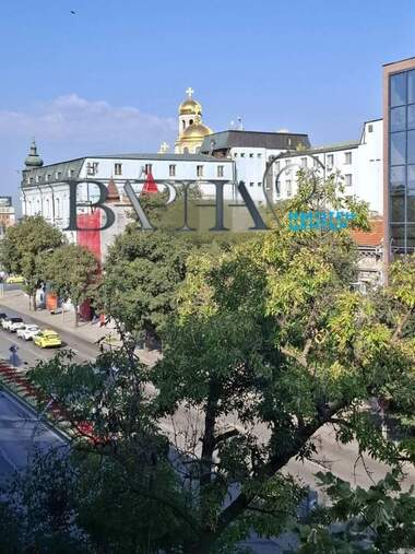 Наем - Апартамент в Център,  Варна
