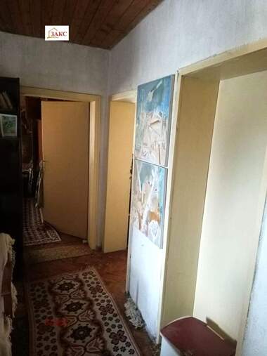 Продажба - Етаж от къща във Веселчане,  Кърджали