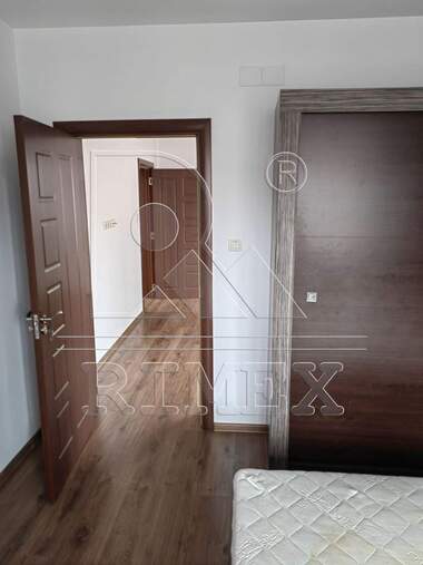Închiriere - Apartament în Proslav,  Plovdiv