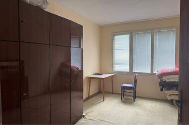 Продажба - Апартамент в Изток,  Търговище