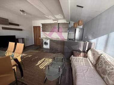 Închiriere - Apartament în Văzrajdane 1,  Varna