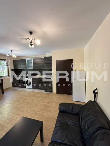 Închiriere - Apartament în Liatno kino Trakia,  Varna