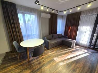 Miete - Wohnung in Mladejki halm,  Plowdiw