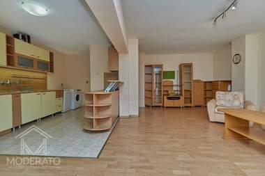 Продажба - Апартамент в Център,  Бургас