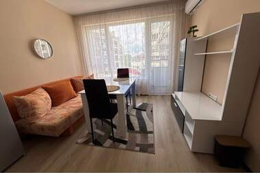 Închiriere - Apartament în Pobeda,  Varna