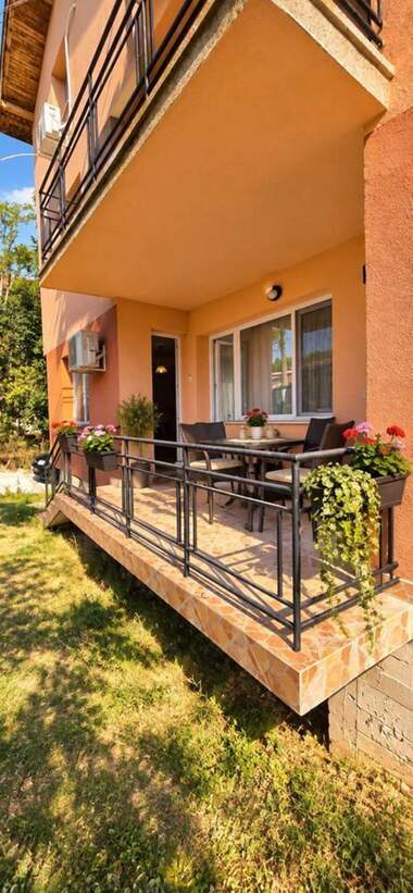 For sale - Floor of a house in Aldomirovci,  Sofia Oblast