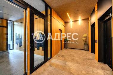 Vânzare - Apartament în Zona B-5,  Sofia