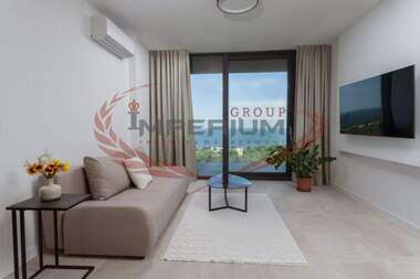 Închiriere - Apartament în Ceaîka,  Varna