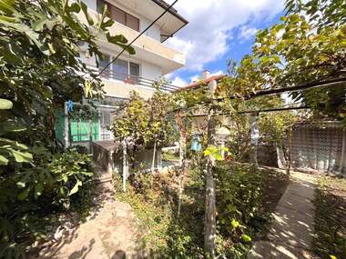 For sale - Floor of a house in Novi Pazar,  Shumen