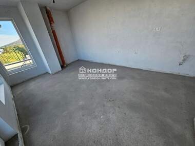 For sale - Apartment in Kiuchuk Parij,  Plovdiv