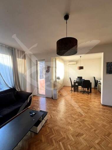 Miete - Wohnung in Mladejki halm,  Plowdiw